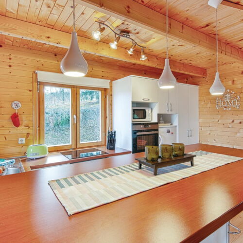 Casă de vară pentru 6 pers. (se inchirieaza doar integral)