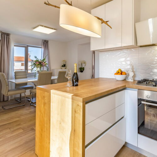 Apartament pentru 6 pers. (se inchirieaza doar integral)