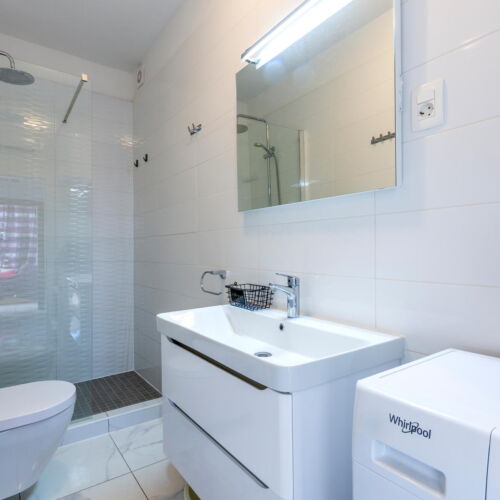 Apartament pentru 6 pers. (se inchirieaza doar integral)