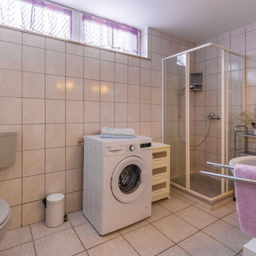 Apartament pentru 6 pers. (se inchirieaza doar integral)