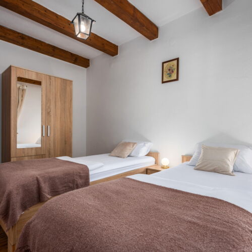 Casă de vară pentru 6 pers. (se inchirieaza doar integral)