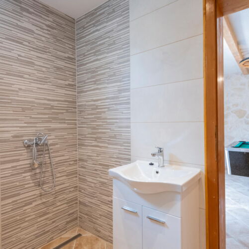 Casă de vară pentru 8 pers. (se inchirieaza doar integral)