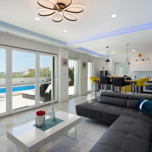 Casă de vară pentru 8 pers. (se inchirieaza doar integral)