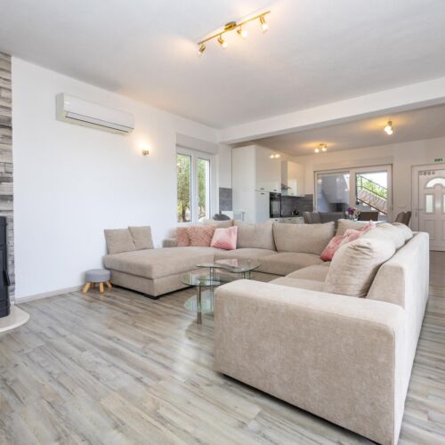 Chata (jako celek) pro 12 os.