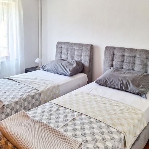 Casă de vară pentru 12 pers. (se inchirieaza doar integral)