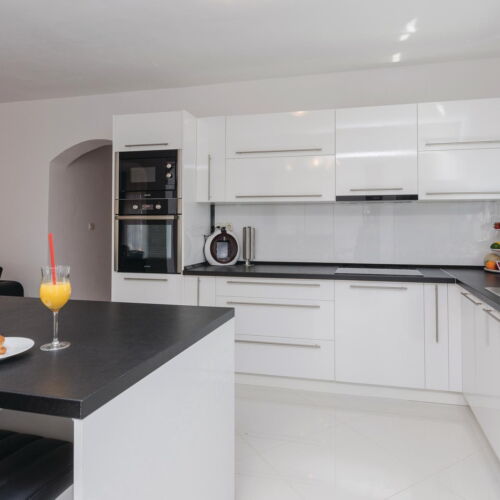 Casă de vară pentru 8 pers. (se inchirieaza doar integral)