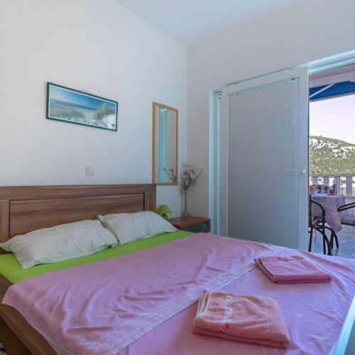 Apartament pentru 4 pers. (se inchirieaza doar integral)