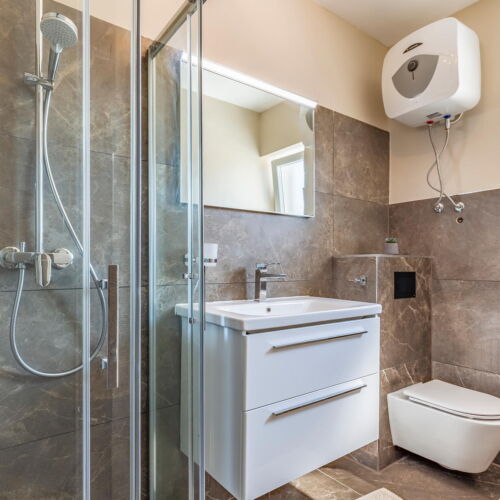 Apartament pentru 10 pers. (se inchirieaza doar integral)