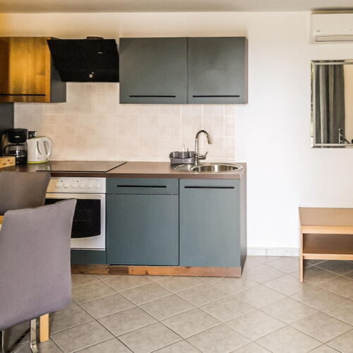 Apartament pentru 2 pers. (se inchirieaza doar integral)