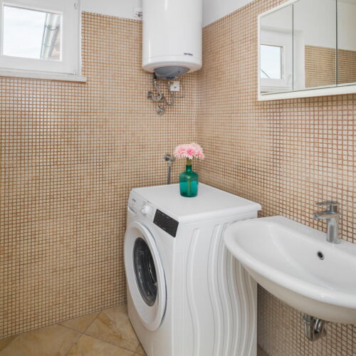 Casă de vară pentru 8 pers. (se inchirieaza doar integral)