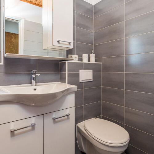 Apartament pentru 2 pers. (se inchirieaza doar integral)