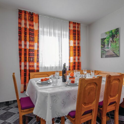 Apartament pentru 8 pers. (se inchirieaza doar integral)