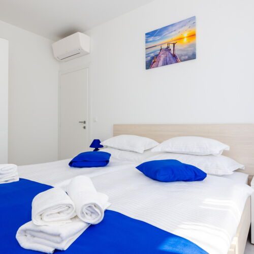 Casă de vară pentru 10 pers. (se inchirieaza doar integral)