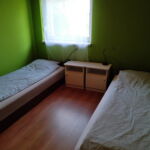 Apartament 4-osobowy na poddaszu z klimatyzacją z 2 pomieszczeniami sypialnianymi (możliwa dostawka)
