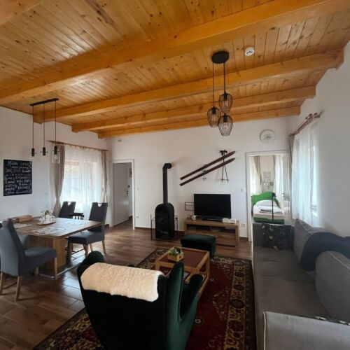 Panoramic Whole House Apartment for 6 Persons