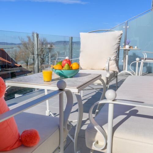 Apartament cu balcon cu panorama cu 2 camere pentru 4 pers.