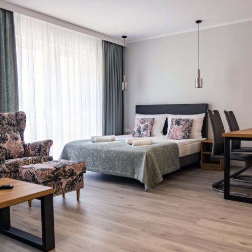 Apartament cu aer condiționat cu 2 camere pentru 4 pers. (se poate solicita pat suplimentar)