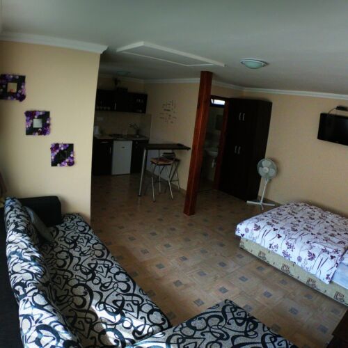 Apartament family la parter cu 1 camera pentru 4 pers.