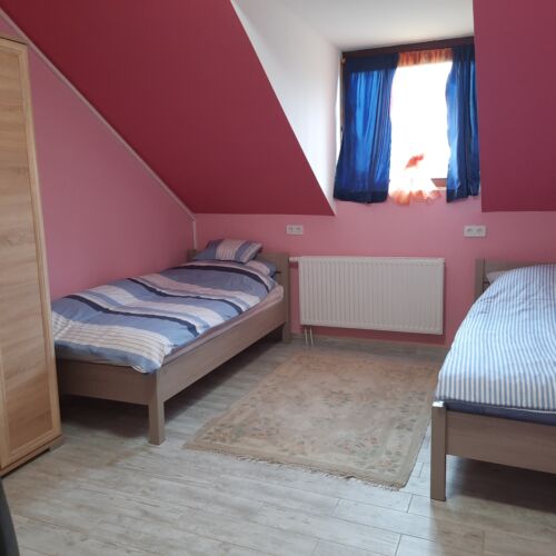 Tourist Pokoj pro 2 os. na poschodí (s možností přistýlky)