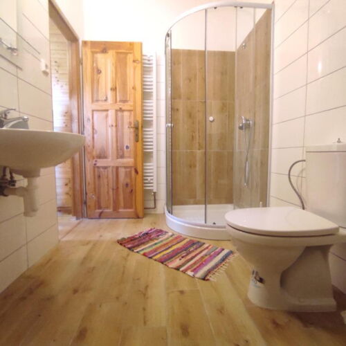 Pokoj s manželskou postelí