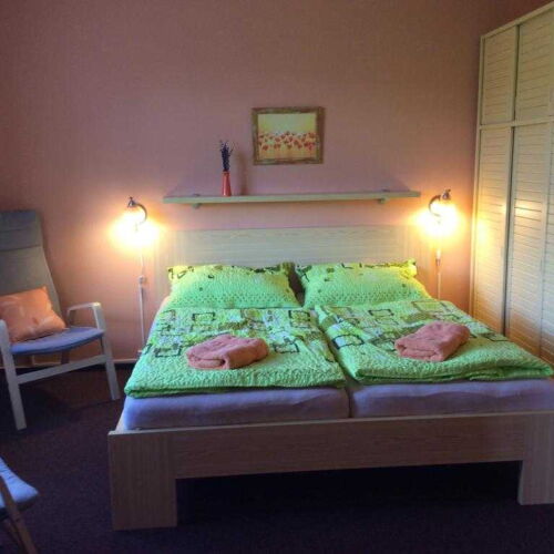 Apartman se sprchou s privátní koupelnou mimo apartmán pro 4 os.