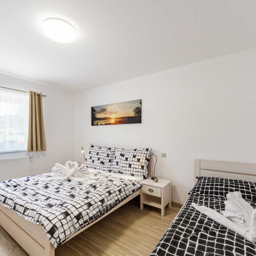 Pokoj se sprchou  pro 3 os.