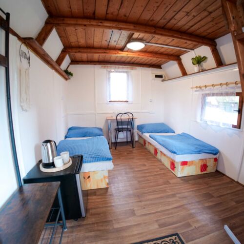 Chata (jako celek) s terasou se společnou kuchyňkou pro 4 os.