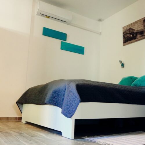 Casă de vară cu grădină cu vedere spre munte pentru 2 pers. (se inchirieaza doar integral)