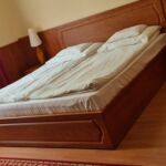 Pokoj s manželskou postelí v přízemí  (s možností přistýlky)