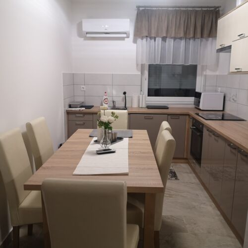 Apartament cu vedere spre parc a cu 4 camere pentru 7 pers.