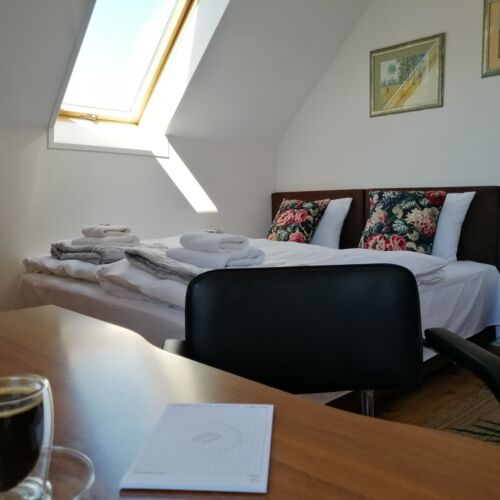 Pokój 2-osobowy na poddaszu na poddaszu