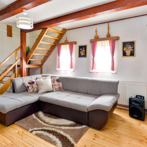 Casă de vară pentru 8 pers. (se inchirieaza doar integral)