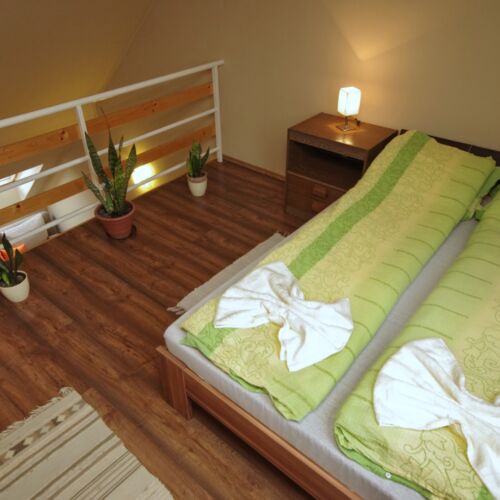 Apartament 4-osobowy z antresolą z widokiem na zamek z 2 pomieszczeniami sypialnianymi