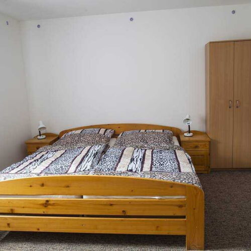 Apartament 5-osobowy z prysznicem z własną kuchnią z 2 pomieszczeniami sypialnianymi