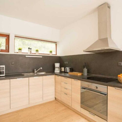 Chata (jako celek) se sprchou s privátní koupelnou mimo apartmán pro 10 os.