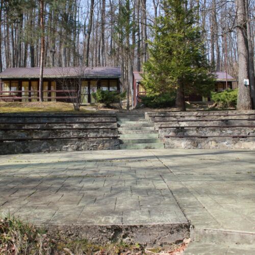 Domek drewniany 4-osobowy ze wspólną łazienką z widokiem na góry