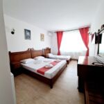 Upstairs 2-Room Apartment for 5 Persons (extra bed available)