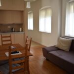Upstairs 1-Room Apartment for 2 Persons with Kitchen (extra beds available)