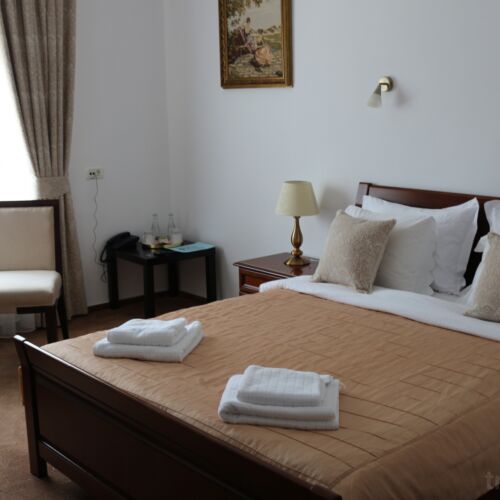 Camera dubla deluxe la etaj