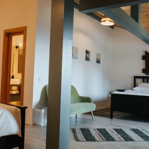 Camera tripla cu panoramă