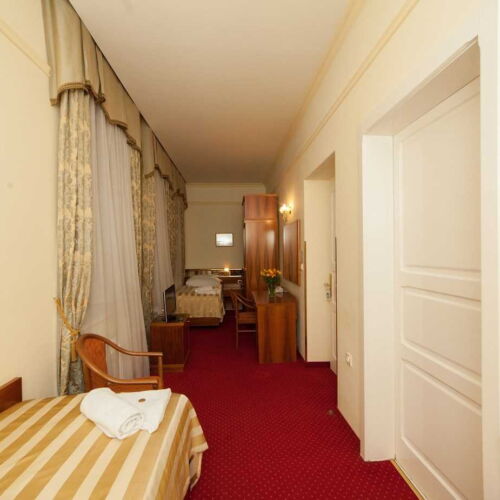 Camera  twin cu duș