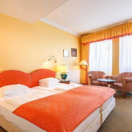 Pokój 2-osobowy z prysznicem z klimatyzacją (możliwa dostawka)