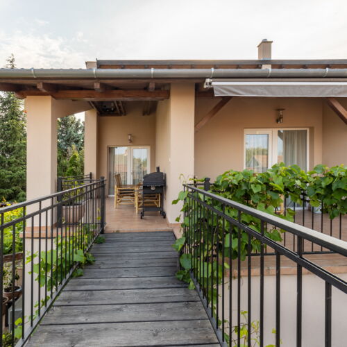 Apartman s terasou s klimatizací pro 5 os. se 2 ložnicemi