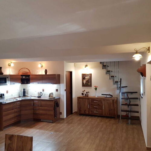 Casă de vacanță cu duș pentru 5 pers. (se inchirieaza doar integral) (se poate solicita pat suplimentar)