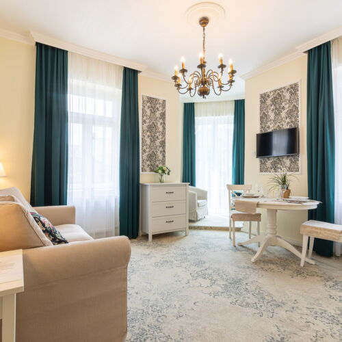 Apartament deluxe la etaj cu 2 camere pentru 3 pers.