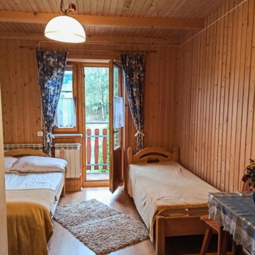 Pokój 3-osobowy z widokiem na ogród