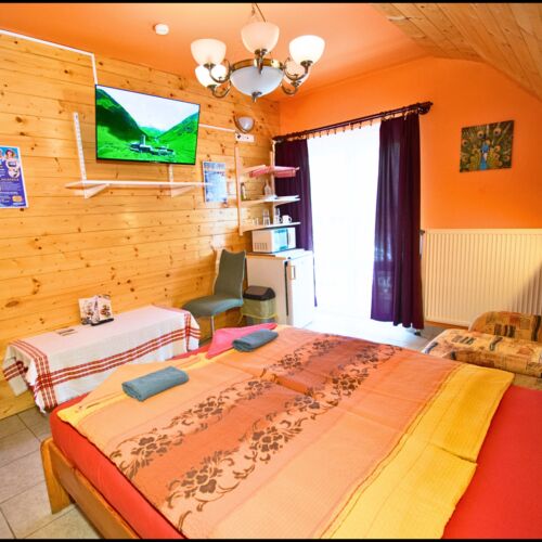 Pokój 2-osobowy z balkonem z widokiem na ogród (możliwa dostawka)