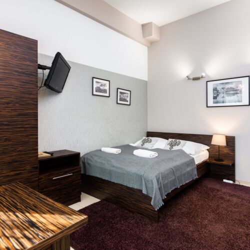 Apartament cu grup sanitar cu chicineta proprie cu 1 camera pentru 2 pers.