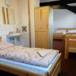 5 Person Room with Shared Kitchenette
