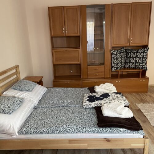 Pokoj s klimatizací pro 4 os. s výhledem do zahrady (s možností přistýlky)